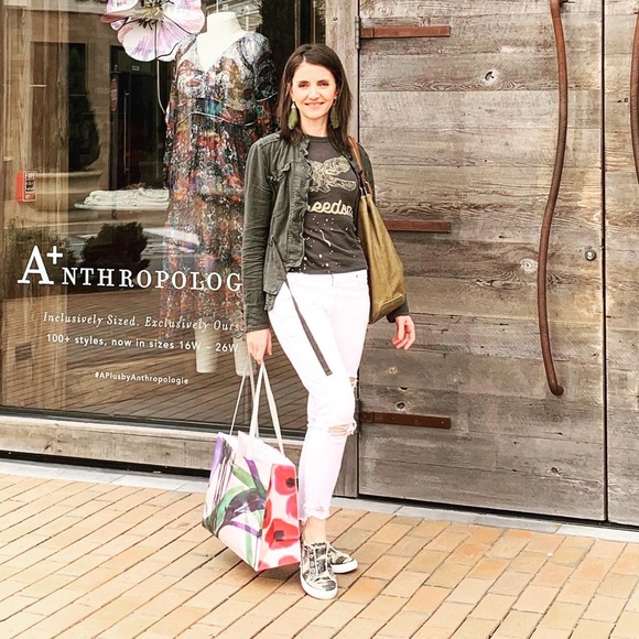 Meet your Posher, Yulia - Picture 2 of 5